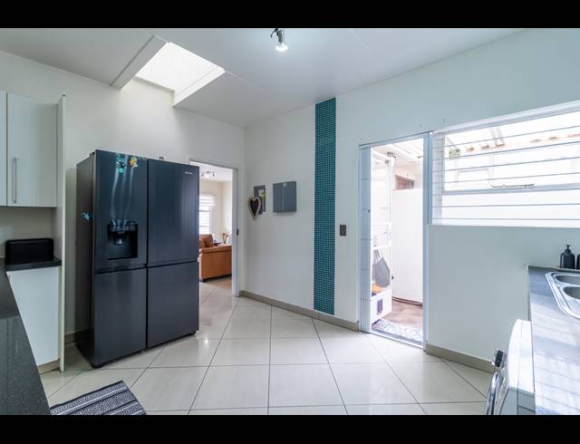 3 BEDROOM TOWNHOUSE FOR SALE IN GLENVISTA